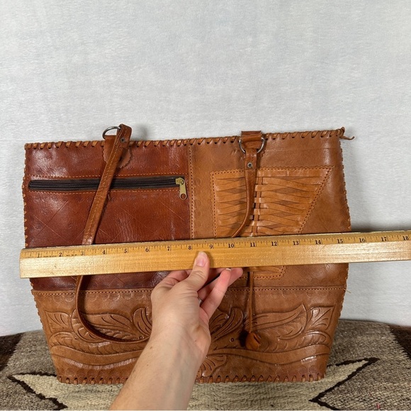 Vintage handmade western tooled Leather Shoulder Bag patchwork purse large tote - Picture 4 of 14